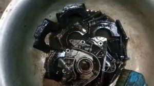 Замена масляных форсунок, моем запчасти и устанавливаем коленвала на ВАЗ 2112 16 клапаном ДВС Приор