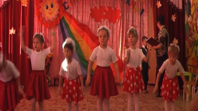 Танец: "Современные неваляшки" смотреть онлайн