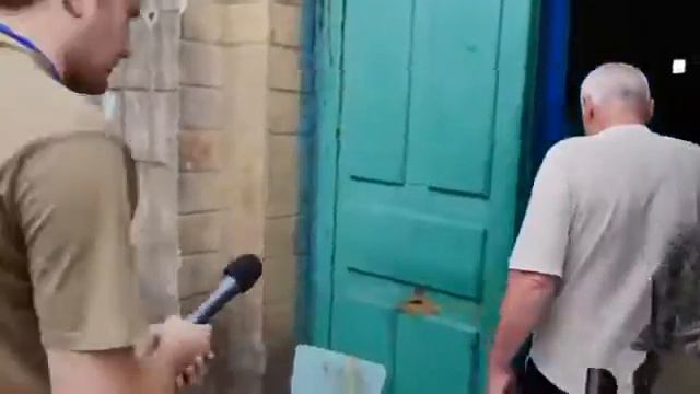 People of Gorlovka made OSCE mission visit their basement shelter. смотреть онлайн