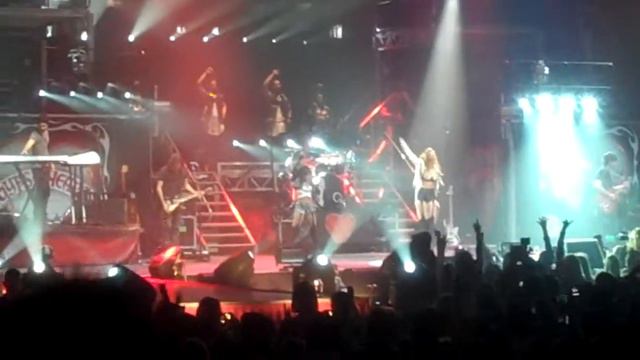 Miley Cyrus Liberty Walk / Party in the USA - Sydney Australia - Gypsy Heart Tour смотреть онлайн