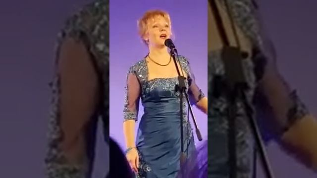 "Cеренада" / Шуберт - исполняет заслуженная артистка РФ Елена Баженова! смотреть онлайн