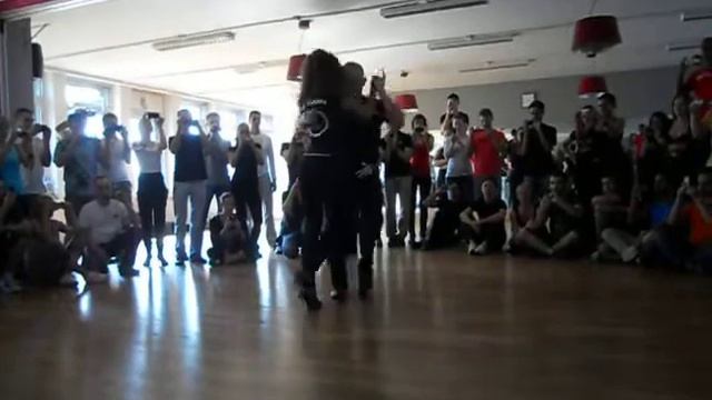 Ataca y La Alemana bachata class on Bachaturo смотреть онлайн
