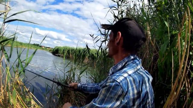 РЫБАЛКА / НА ПОПЛАВОК / ЛОВЛЯ ПЛОТВЫ / НА РЕКЕ смотреть онлайн