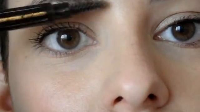 My Eyebrow Routine- using Tom Ford Brow Sculptor in Taupe смотреть онлайн