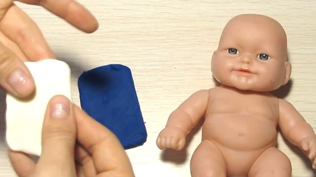 Куклы Пупсики делают телефон из пластилина Плей До Play Doh Развивающее видео смотреть онлайн