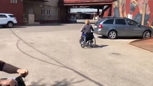 UNA WHEEL Электроприставка для инвалидных колясок unawheel v.1 и unawheel Mini смотреть онлайн