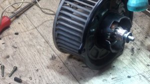 Ремонт мотора автомобильной печки. Замена щёток.