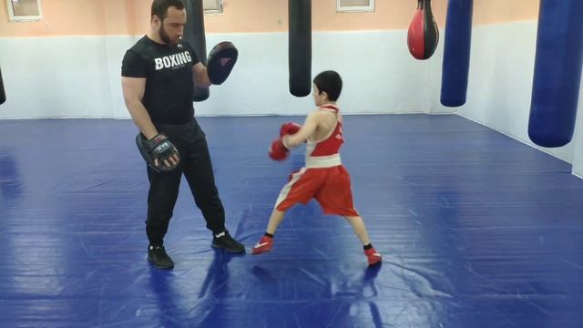 Бокс: Челнок-Уклон- удар по печени смотреть онлайн