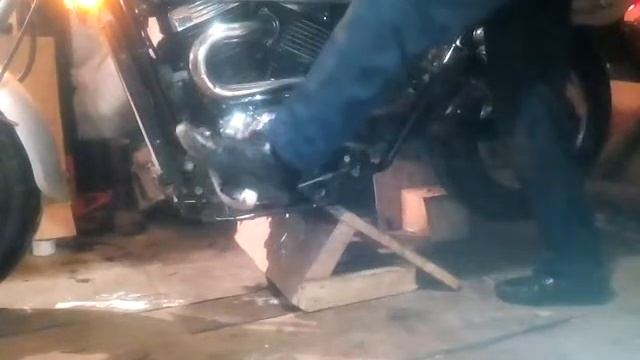 Suzuki vz400 Необходимо сменить цепь и звезды смотреть онлайн