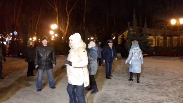 Самая лучшая в мире любимая женщина!!! Красивые танцы в парке Горького!!! Харьков Январь 2021 смотреть онлайн