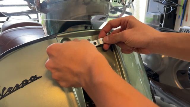 How To Install - Front Luggage Rack - Vespa GT/GTS/GTV смотреть онлайн