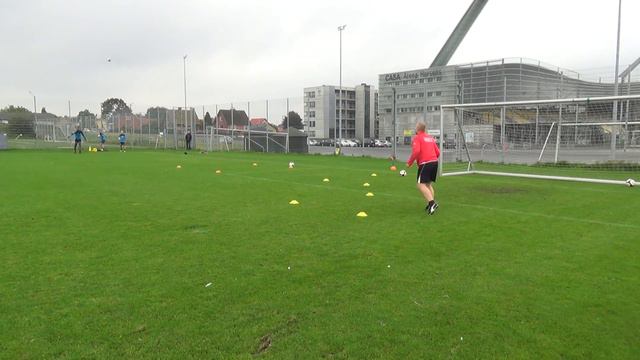 Football Throw-in Session with AC Horsens - Mikkel Qvist смотреть онлайн
