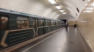 «Номерной» прибывает на «Рижскую»