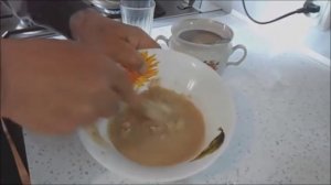 Делаю белковую подкормку для пчёл