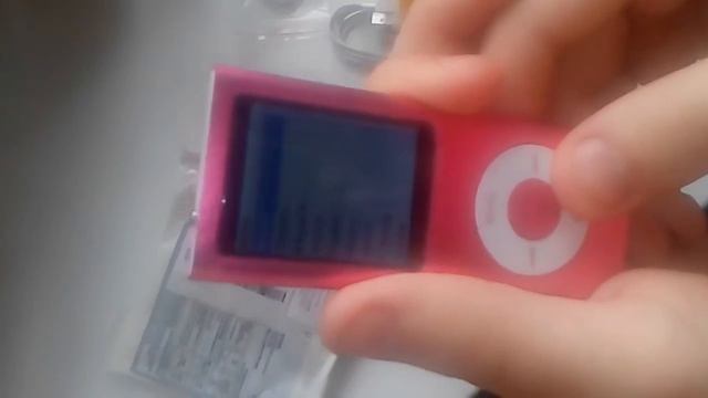 Распаковка Mp3/Mp4 player и наушников смотреть онлайн