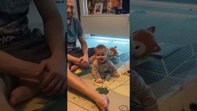 Сидит самостоятельно смотреть онлайн