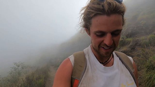 3 Days On An Active Volcano, Mt. RINJANI смотреть онлайн