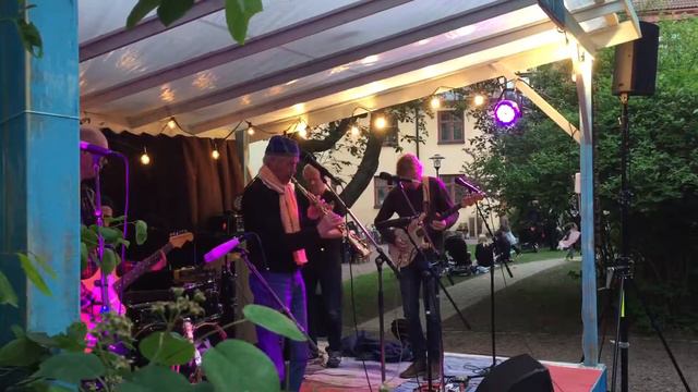 Reine Fiske, Roland Keijser, Gustav Nygren, Sigge o Ville Krantz, Lisa Ullen live Gårdsfesten 2016 смотреть онлайн