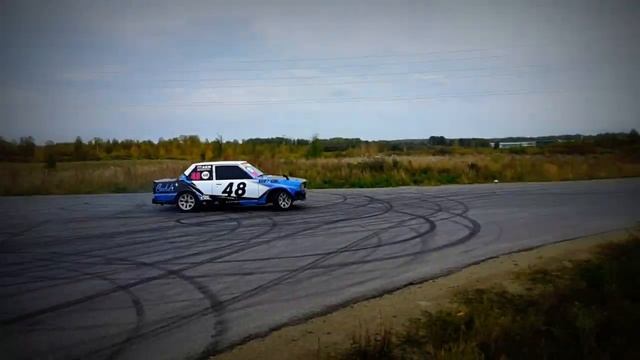 Максим Ахтямов и Toyota Corolla V8 drift! смотреть онлайн