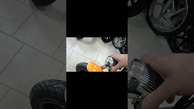 Детский электрический мотоцикл ROOBAX GOGO CRUISER, с подсветкой, встроенными колонками и выхлопом смотреть онлайн