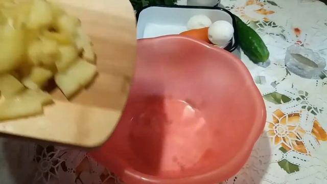 Салат оливье с курицей вкусный домашний рецепт смотреть онлайн