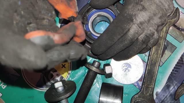 Замена заднего ступичного подшипника на ВАЗ 2108-2115 смотреть онлайн