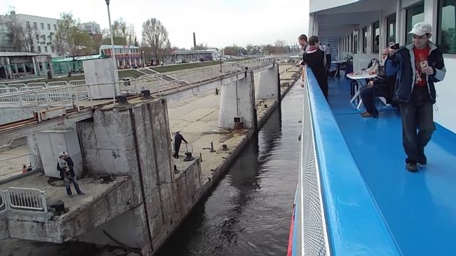 теплоход семён будённый .2015.05.01.самара.первый рейс в году смотреть онлайн