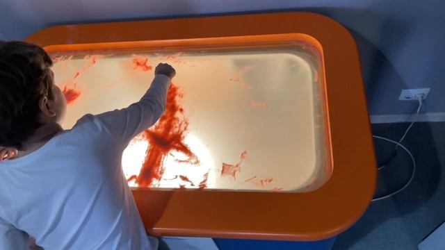 Парк иллюзий и научных экспериментов. Дима и Лина познают физические явления смотреть онлайн