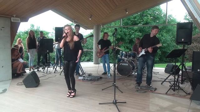 Юлия Савельева - Dying for your love @ Рок-экзамен 27.06.2015 смотреть онлайн