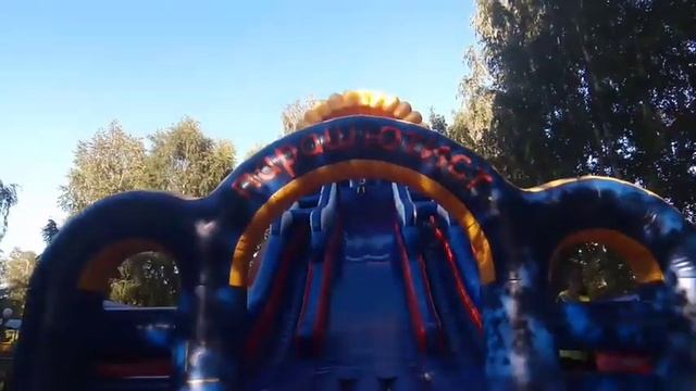 Гуляем в парке аттракционов Нижнего Тагила. Часть 2. смотреть онлайн