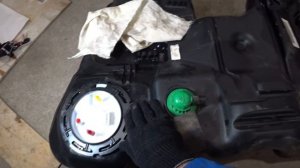 Как заменить топливный насос Volvo XC60\XC70 2.4D?