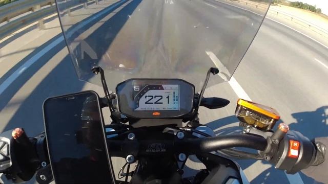 KTM Duke 790 легкий прострел на трассе М2 смотреть онлайн