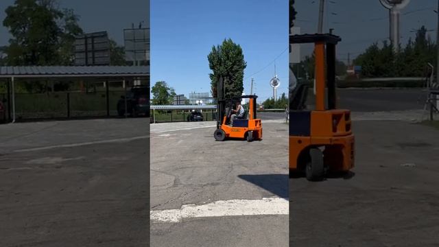 Погрузчик 4WD с блокировкой дифференциала смотреть онлайн