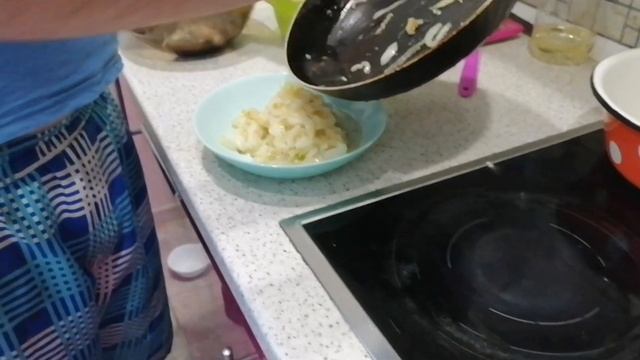 Щука со сметаной и луком(пальчики оближешь) смотреть онлайн