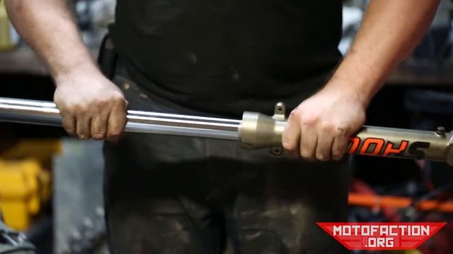 How to separate chrome fork legs from lowers - Honda CBR250R MC19 смотреть онлайн