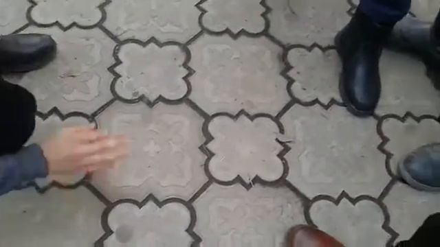 Игра в манетку!Наш друг чуть не попался смотреть онлайн