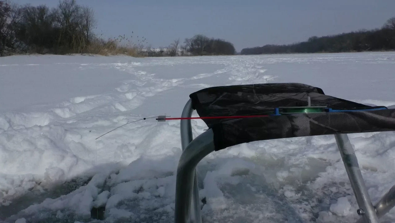Плотва ОБОЖАЕТ эту НАСАДКУ в ГЛУХОЗИМЬЕ. Зимняя рыбалка . Ловля плотвы зимой смотреть онлайн