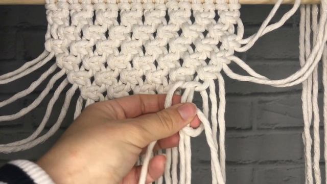 BEGINNERS MACRAME TUTORIAL - Easy Macrame Wall Hanging Tutorial For Beginners смотреть онлайн