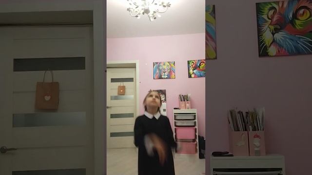 да, у меня не длинные черные волосы, но мне кажется, чем то похоже смотреть онлайн