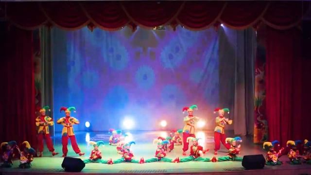 Танцевальный ансамбль «Магнолия” - Скоморохи смотреть онлайн