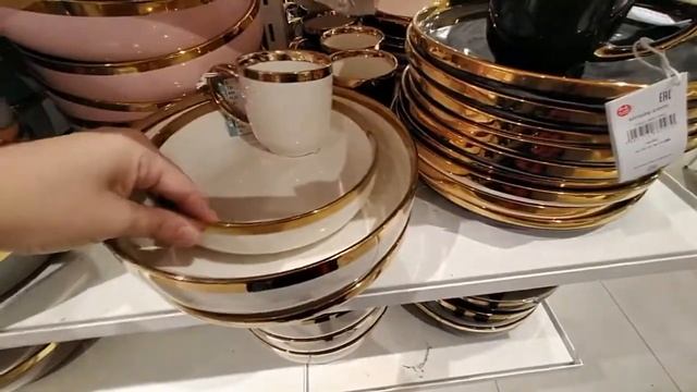 Магазин Sinsay. Посуда и пледы