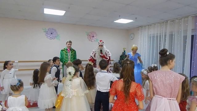 Новый год к нам мчится..... смотреть онлайн