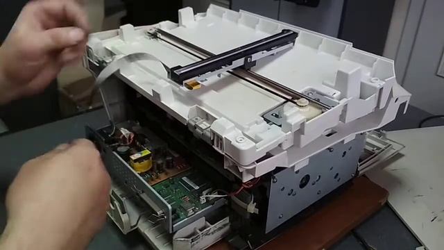 Ошибка сканера Samsung 4100/4200 и Xerox PE114e/3119 - замена шлейфа сканера смотреть онлайн