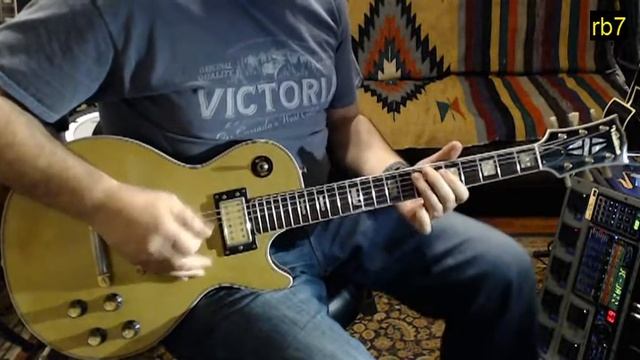 Jamming on Digitech TRIO+ R&B (style 7) Ventura V-2500 Goldtop смотреть онлайн