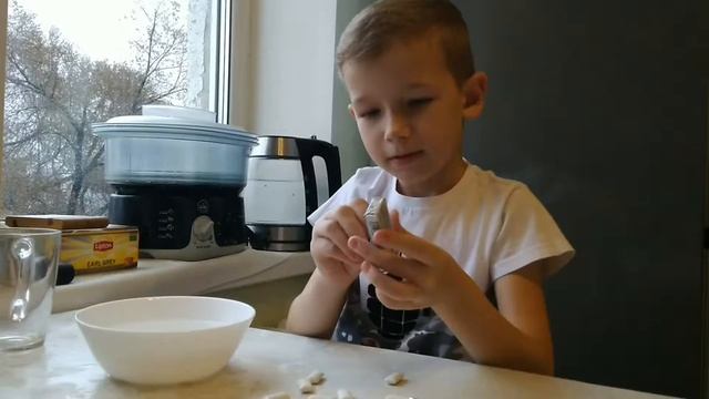 ? Как сделать лизуна из жвачки (Король Максим) смотреть онлайн