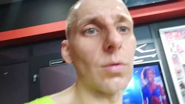 Тренировка бега в клубе №177. Сделал проходку на 3км. смотреть онлайн