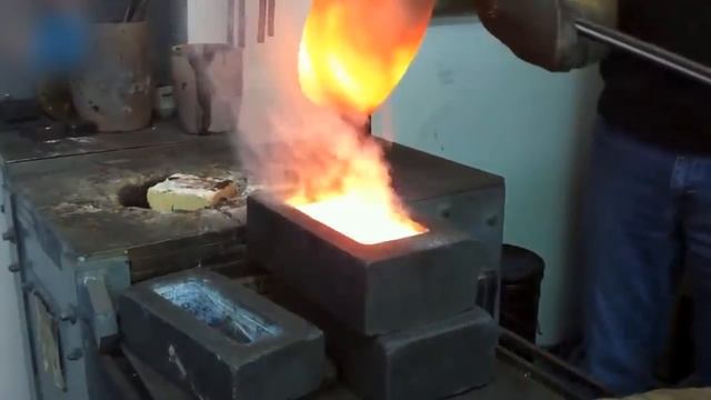 Inside Gold Factory: Making of 99% Pure Gold Bars – Manufacturing process & Production смотреть онлайн