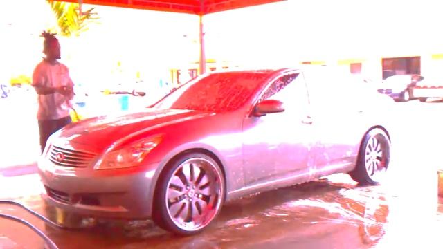 SILVER BENZ @ 167 ST смотреть онлайн