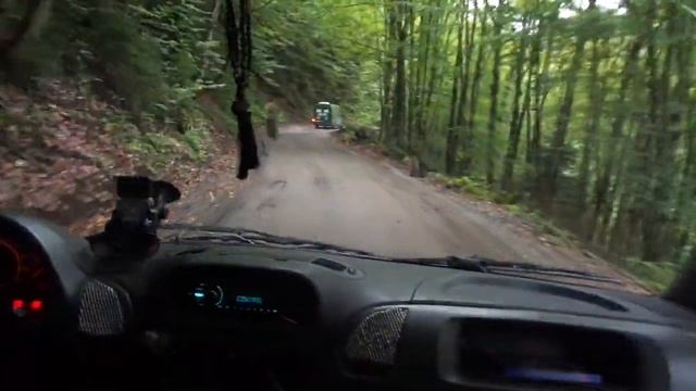 Дорога на озеро Рица. Серпантин. Сентябрь 2021 смотреть онлайн