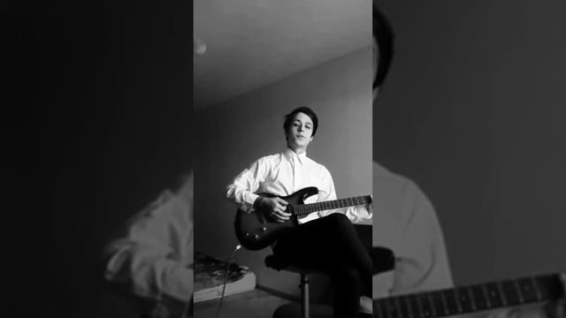 Молодой Максим играет на гитаре Эхо 51 #кишлак #апфс #bftv смотреть онлайн